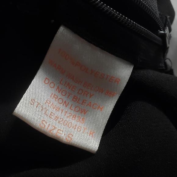 Lace embellished peplum top - Picture 7 of 7